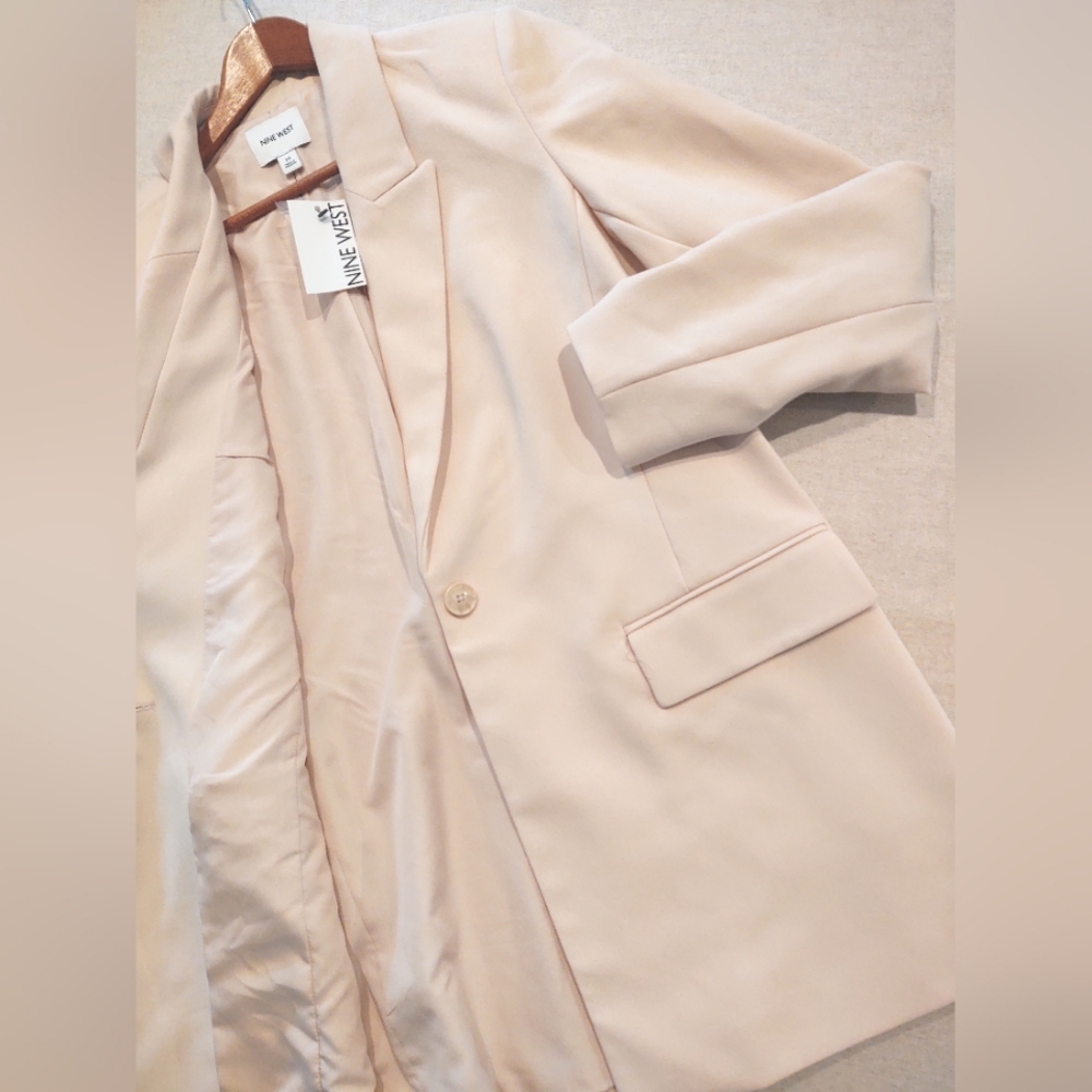 NWt Nine West Women's Beige Blazer by Nine-WesT ~ Size: MED